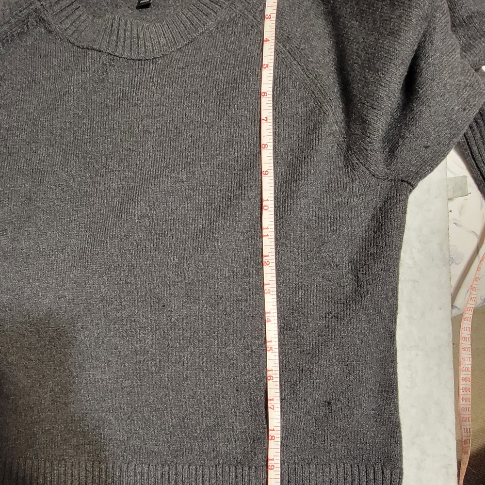 Banana Republic Charcoal Gray Crewneck Sweater Wool Blend Size Large - Picture 8 of 9